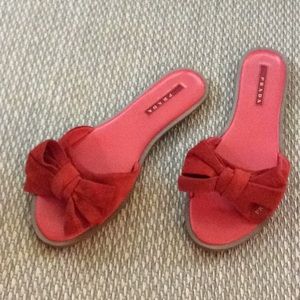 Prada Slides